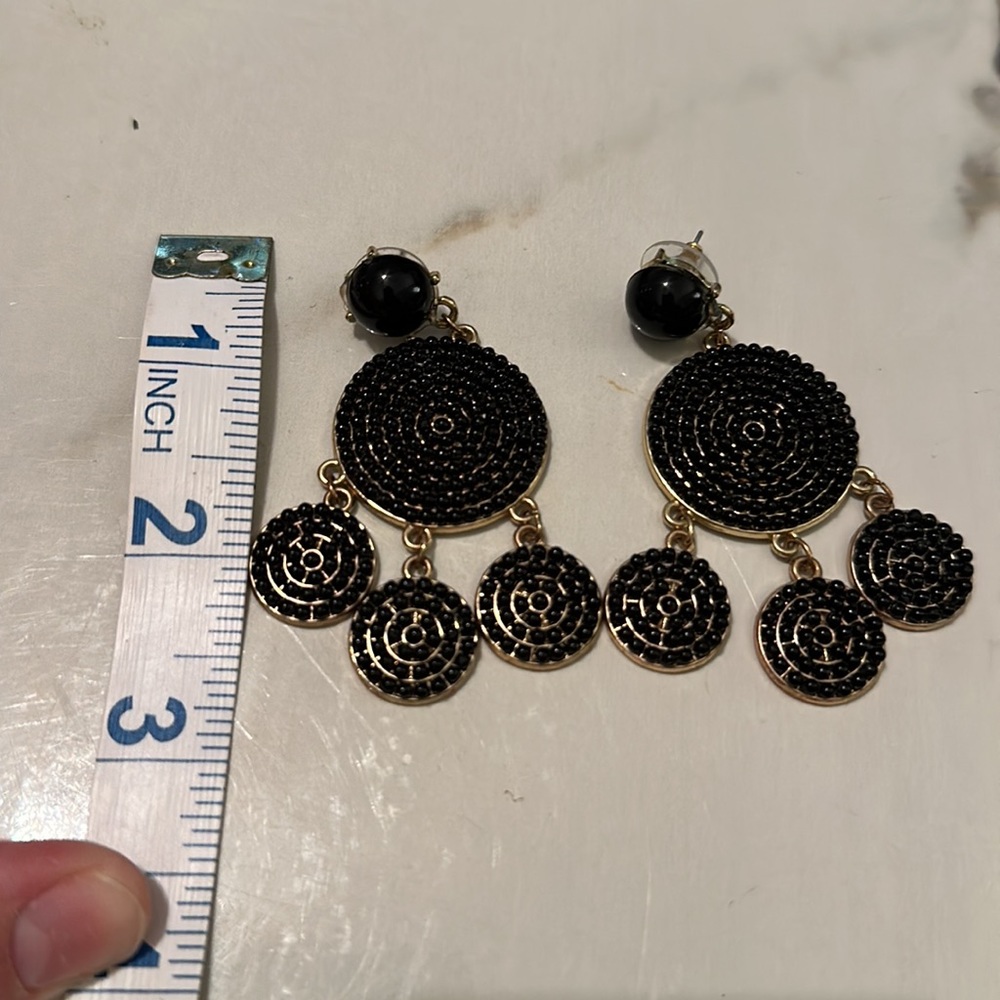 Statement earrings - Picture 3 of 3